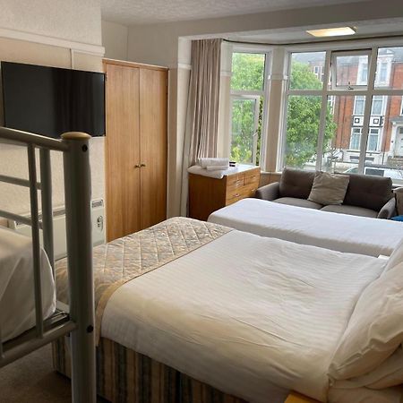 Oyo Queens Hotel, Skegness Ngoại thất bức ảnh