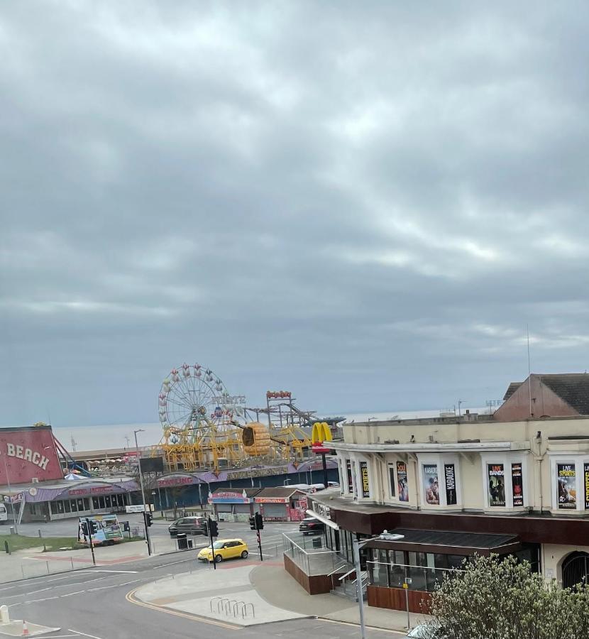 Oyo Queens Hotel, Skegness Ngoại thất bức ảnh