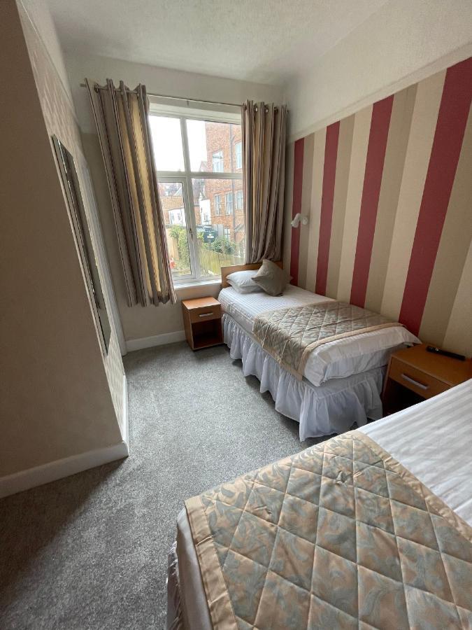 Oyo Queens Hotel, Skegness Ngoại thất bức ảnh