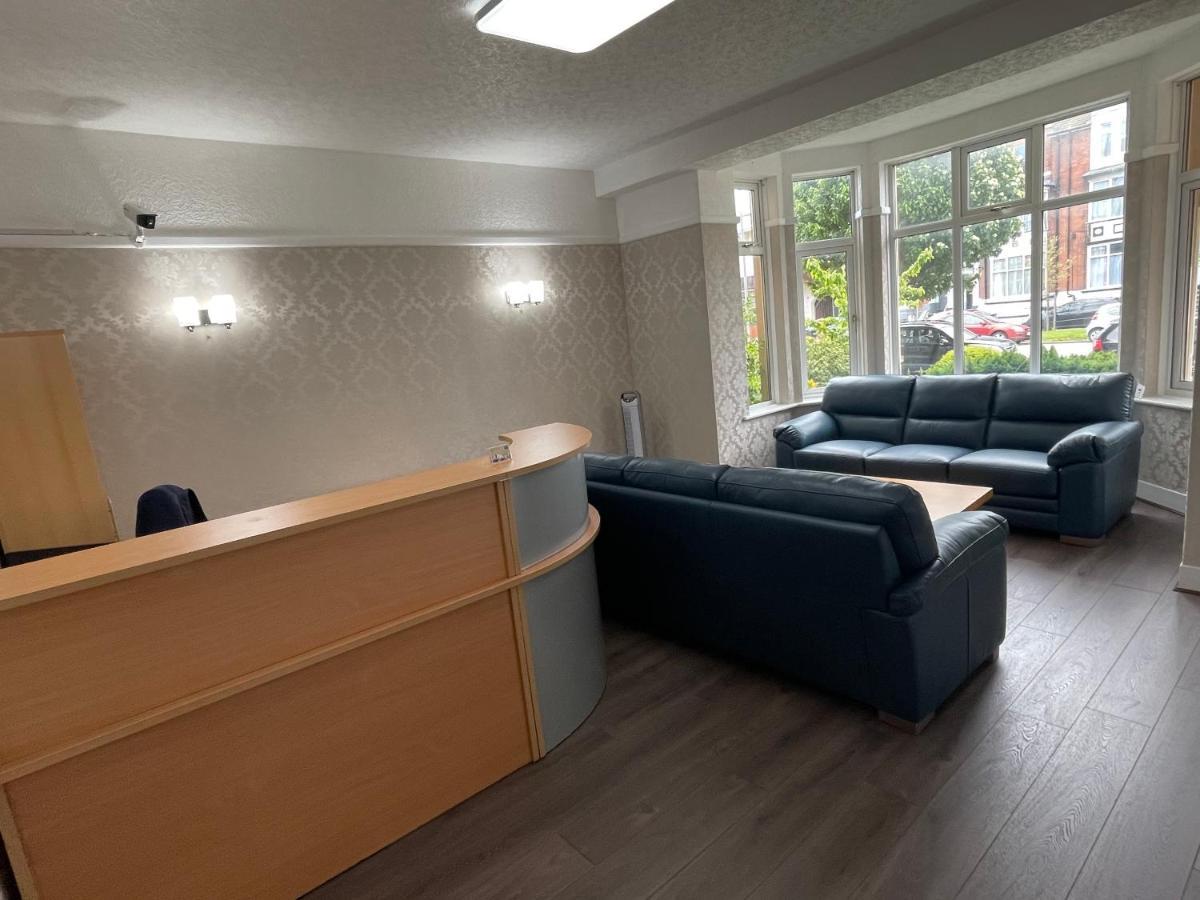 Oyo Queens Hotel, Skegness Ngoại thất bức ảnh