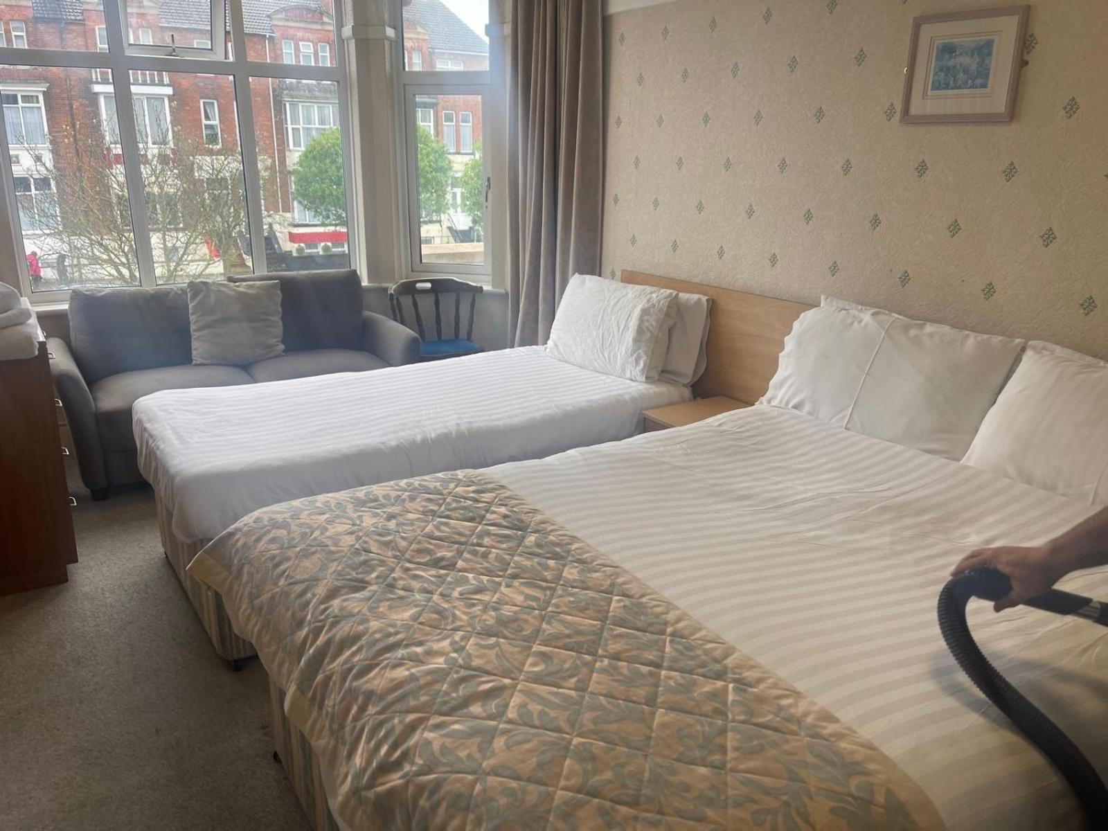Oyo Queens Hotel, Skegness Ngoại thất bức ảnh