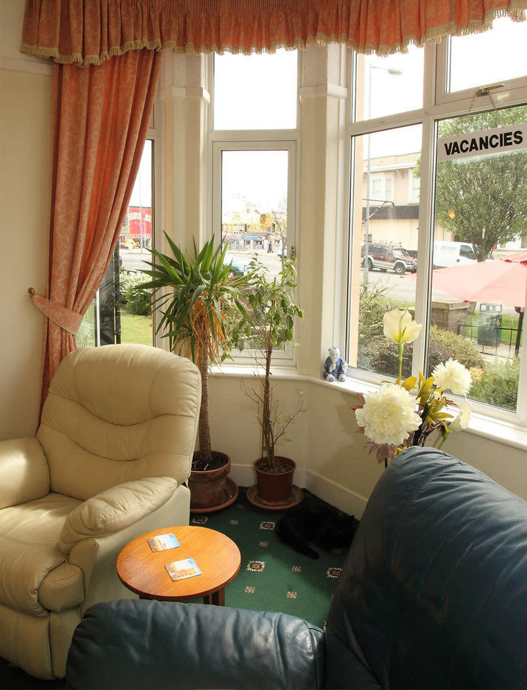 Oyo Queens Hotel, Skegness Ngoại thất bức ảnh